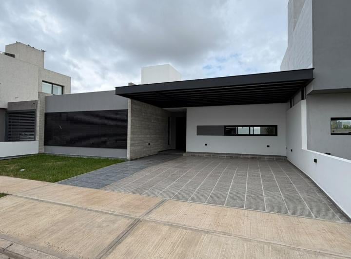 Casa · 180m² · 3 Dormitorios · 1 Cochera