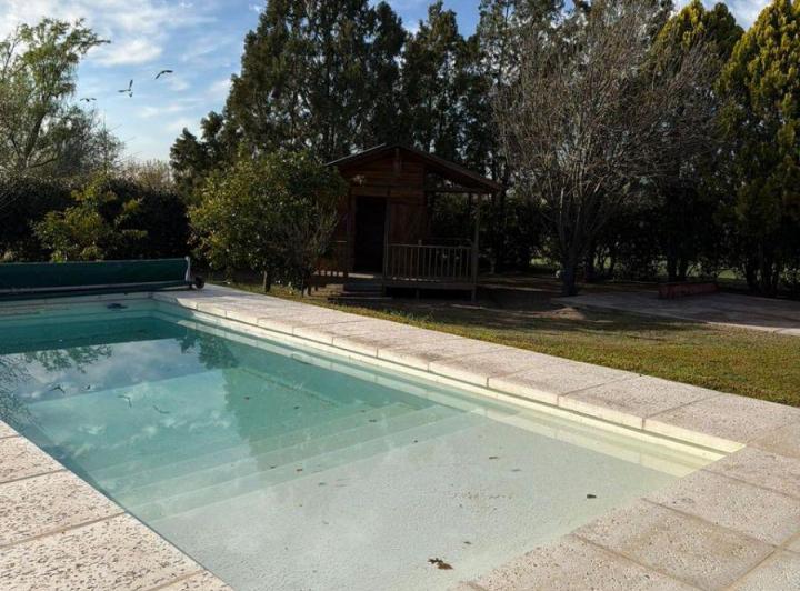 Casa · 300m² · 14 Ambientes · 2 Cocheras