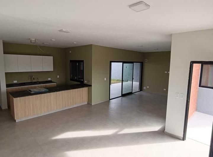 Casa · 136m² · 3 Ambientes · 2 Cocheras