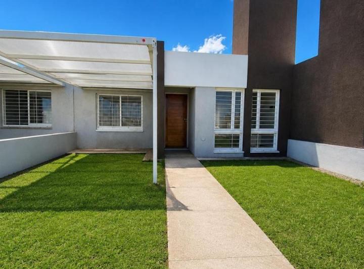 Casa · 50m² · 4 Ambientes · 1 Cochera