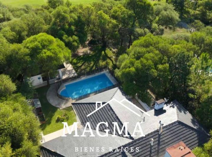 Casa · 480m² · 10 Ambientes · 2 Cocheras