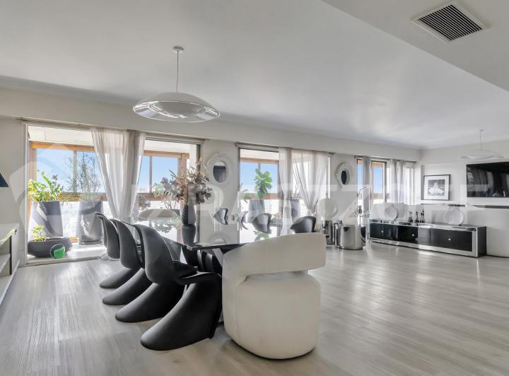 Departamento · 285m² · 7 Ambientes · 2 Cocheras