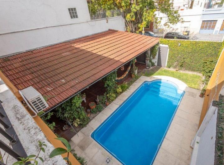 Casa · 200m² · 4 Ambientes · 2 Cocheras