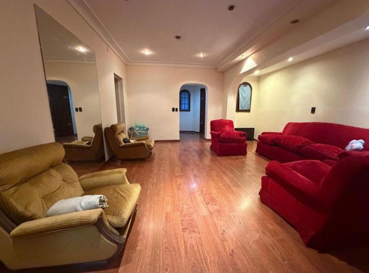 Casa · 173m² · 4 Ambientes · 1 Cochera