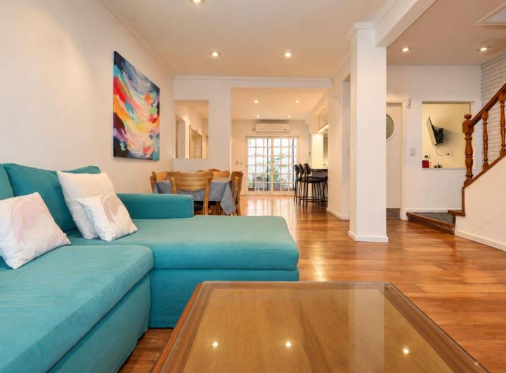 Casa · 210m² · 6 Ambientes · 1 Cochera