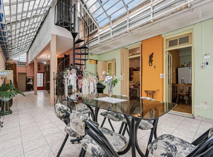 Casa · 100m² · 7 Ambientes · 1 Cochera