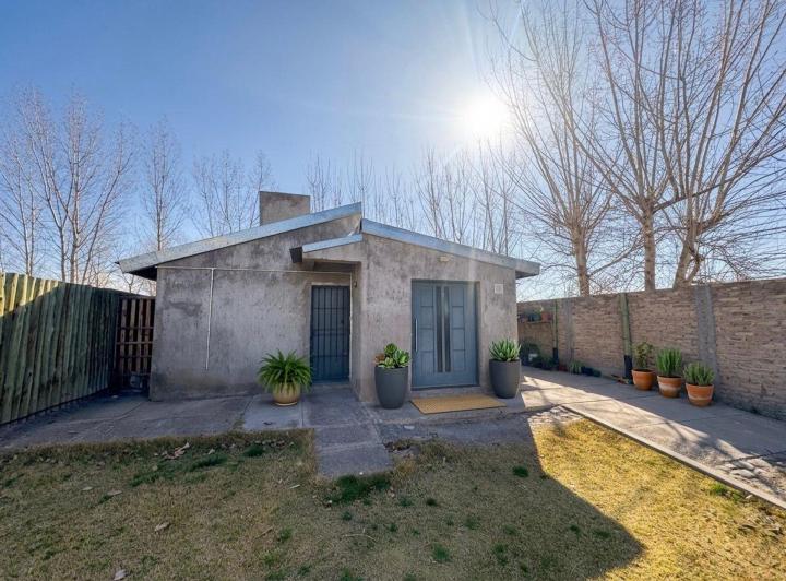 Casa · 96m² · 3 Ambientes · 2 Cocheras