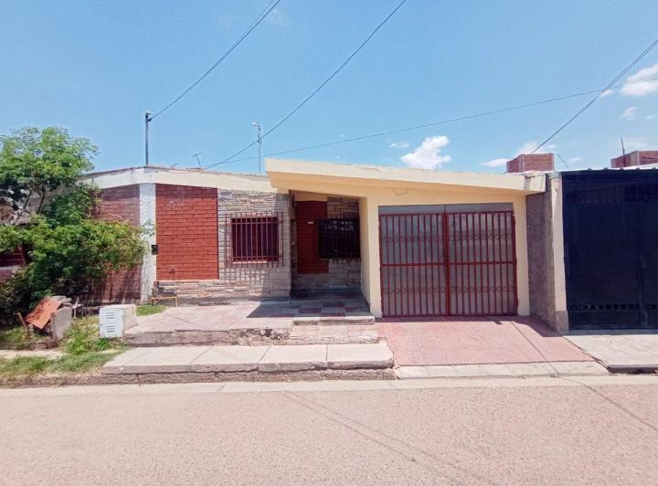 Casa · 101m² · 5 Ambientes · 1 Cochera