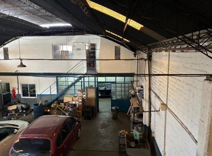Bodega-Galpón · 253m² · 7 Ambientes