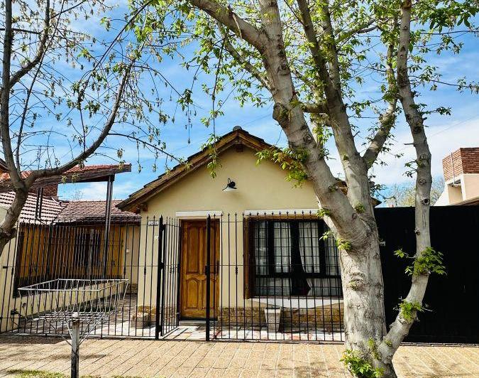 Casa · 113m² · 4 Ambientes · 2 Cocheras
