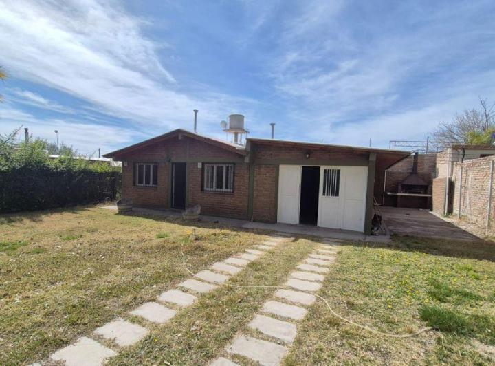 Casa · 100m² · 7 Ambientes · 2 Cocheras