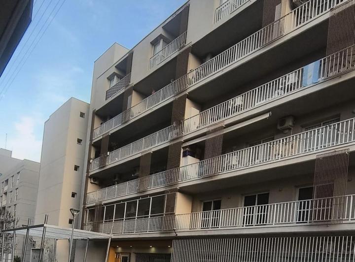 Casa · 80m² · 5 Ambientes · 2 Cocheras
