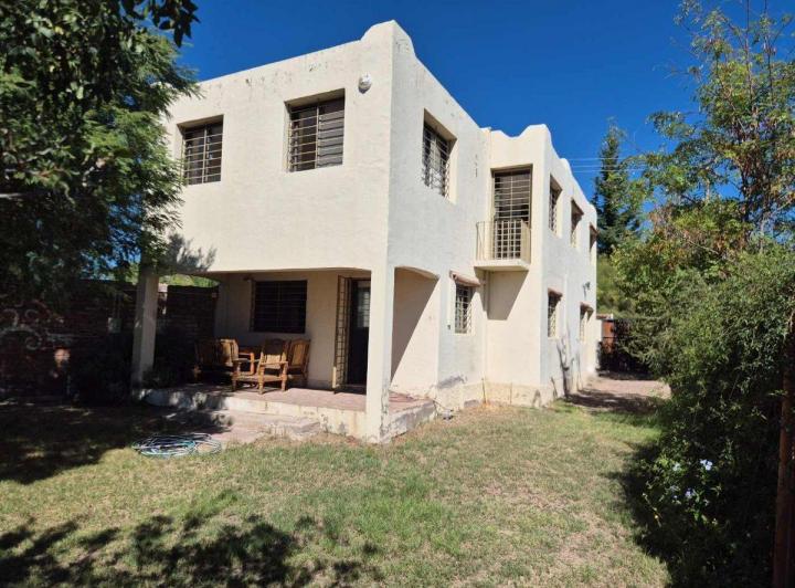 Casa · 155m² · 6 Ambientes · 1 Cochera