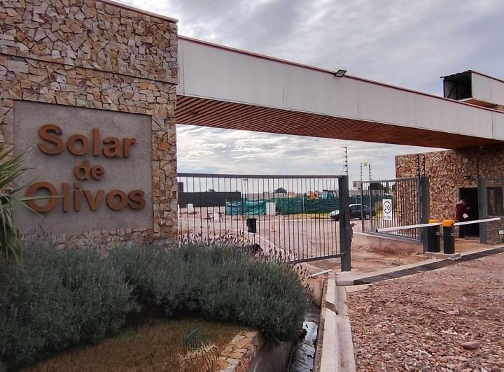 Casa · 200m² · 5 Ambientes · 2 Cocheras