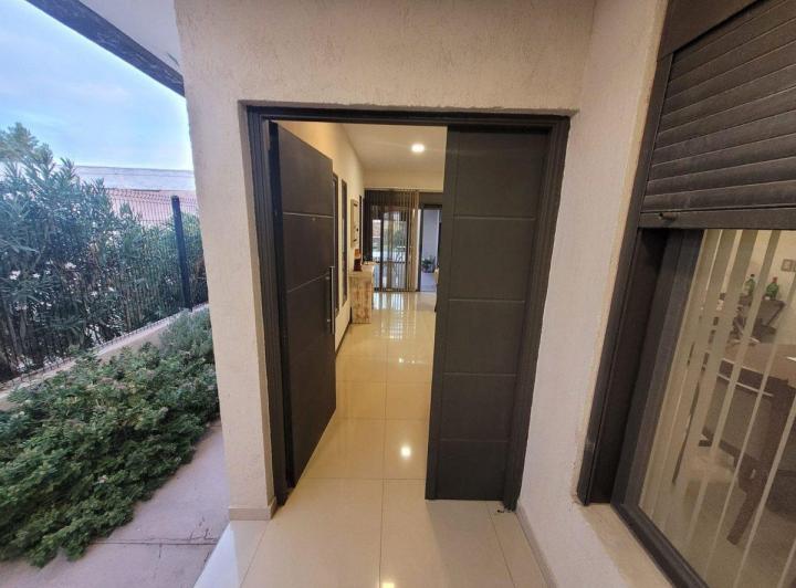 Casa · 200m² · 7 Ambientes · 2 Cocheras