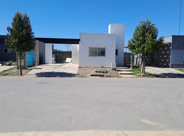 Casa · 140m² · 4 Ambientes · 1 Cochera