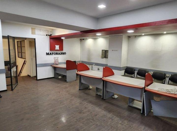 Oficina comercial · 140m²