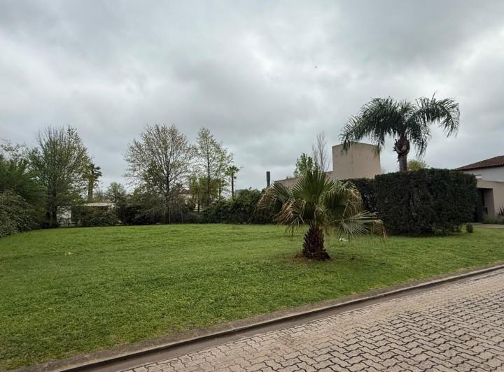 Terreno · 800m²