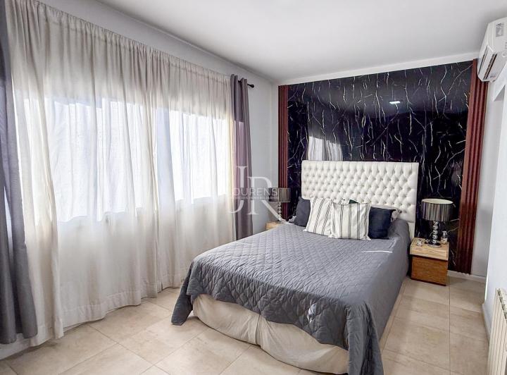 Casa · 120m² · 4 Ambientes · 4 Cocheras