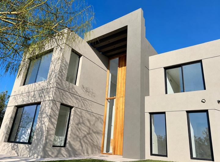 Casa · 253m² · 6 Ambientes
