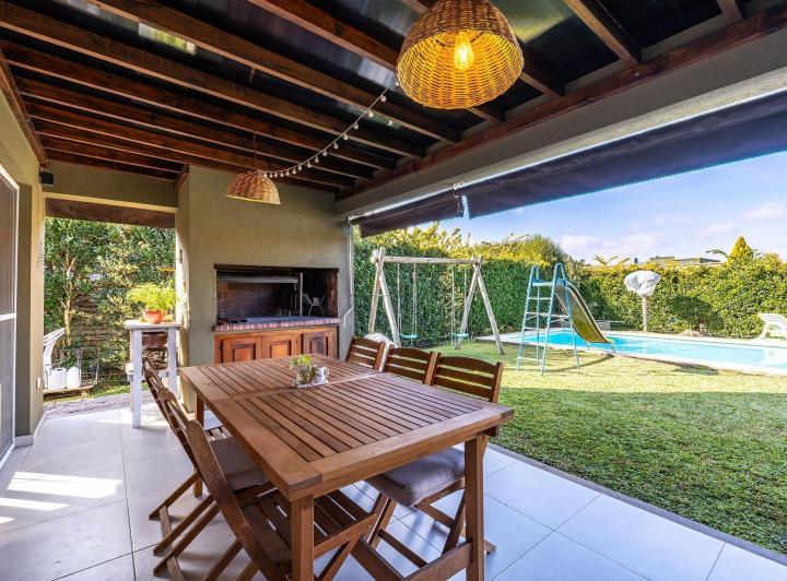 Casa · 111m² · 4 Ambientes · 2 Cocheras