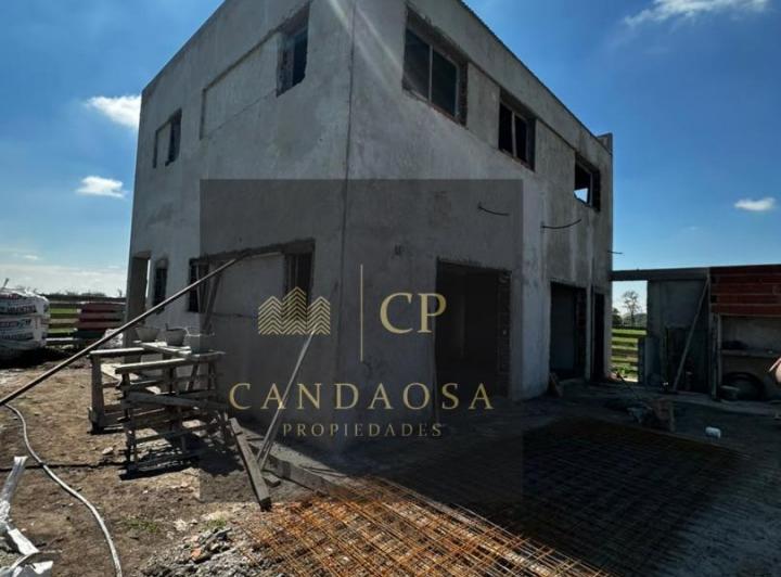 Casa · 126m² · 4 Ambientes · 2 Cocheras