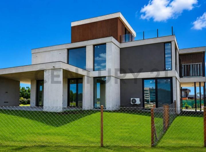 Casa · 347m²