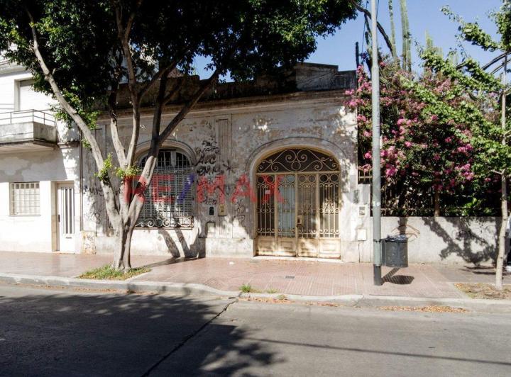 Casa · 200m² · 4 Ambientes · 1 Cochera