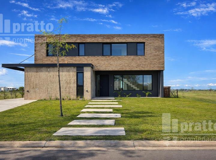 Casa · 288m² · 5 Ambientes · 2 Cocheras
