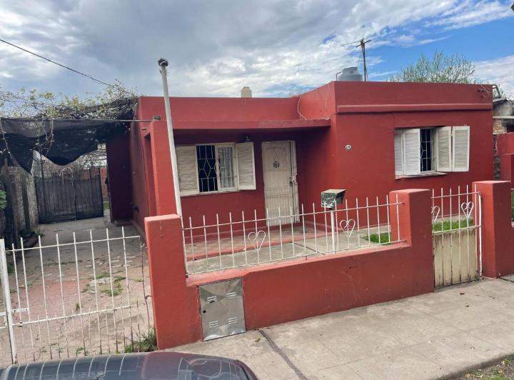 Casa · 70m² · 3 Ambientes · 2 Cocheras