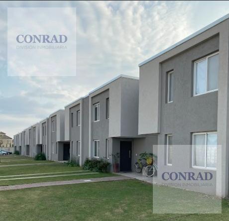 Casa · 104m² · 5 Ambientes · 2 Cocheras