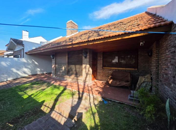 Casa · 140m² · 3 Ambientes · 3 Cocheras