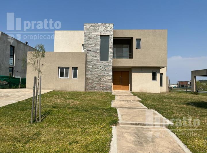 Casa · 205m² · 5 Ambientes