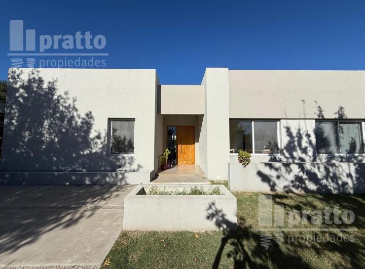 Casa · 165m² · 5 Ambientes · 1 Cochera