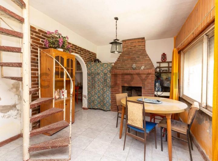 Casa · 100m² · 4 Ambientes · 2 Cocheras