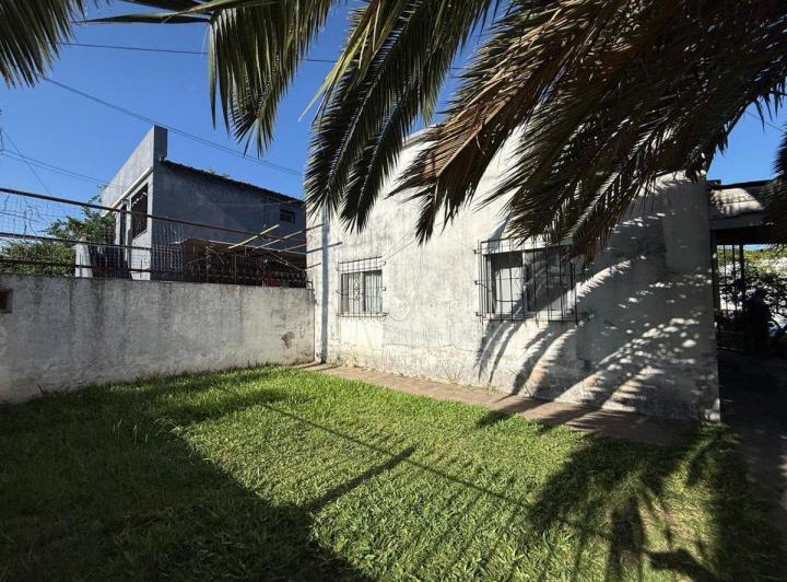 Casa · 102m² · 4 Ambientes · 2 Cocheras