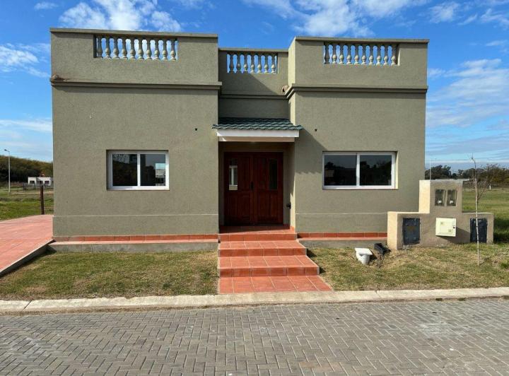 Casa · 142m² · 3 Ambientes · 2 Cocheras