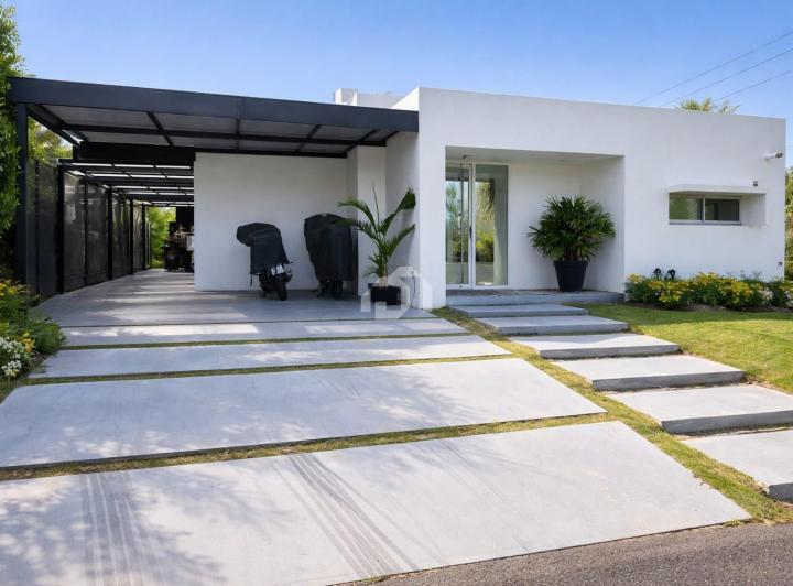 Casa · 120m² · 4 Ambientes · 2 Cocheras