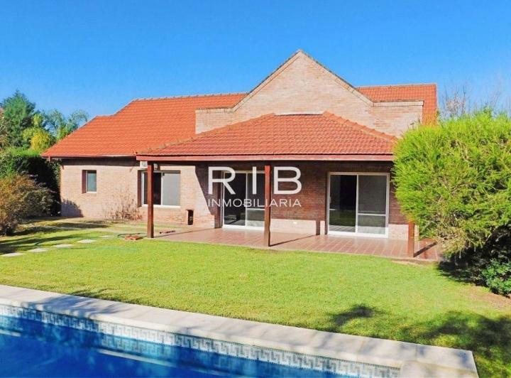 Casa · 168m² · 4 Ambientes · 1 Cochera