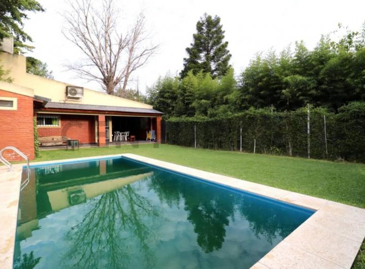 Casa · 72m² · 4 Ambientes · 2 Cocheras