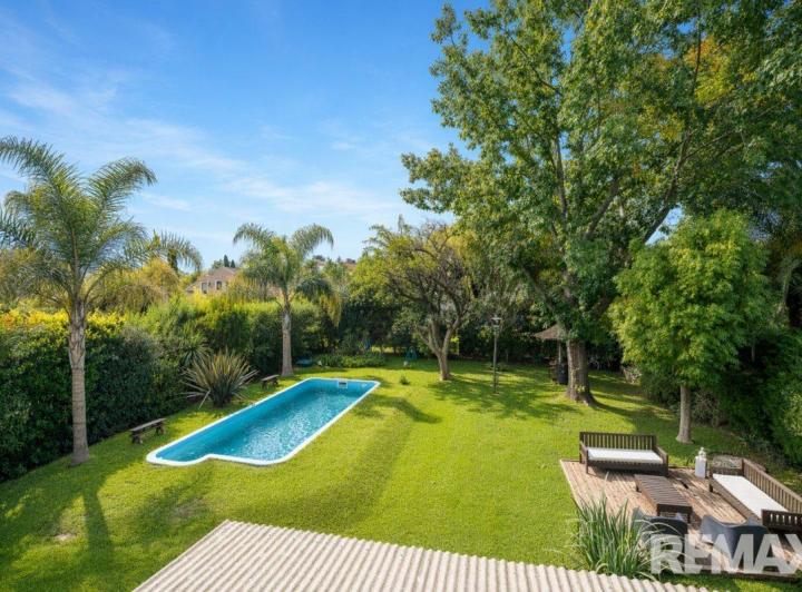 Casa · 209m² · 5 Ambientes · 1 Cochera