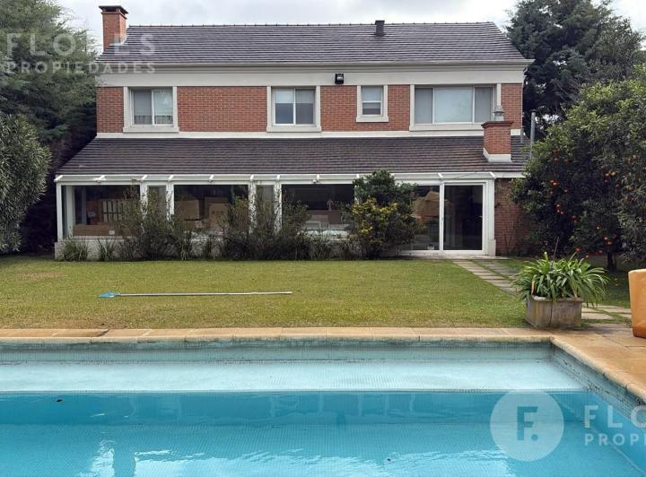 Casa · 237m² · 6 Ambientes