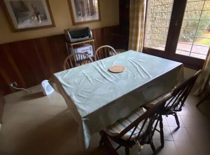 Casa · 270m² · 5 Ambientes · 1 Cochera