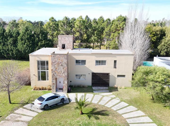 Casa · 147m² · 4 Ambientes · 2 Cocheras