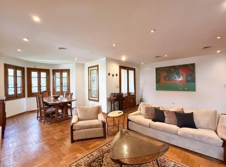 Casa · 408m² · 5 Ambientes · 5 Cocheras