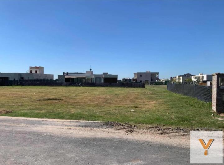 Terreno · 620m²