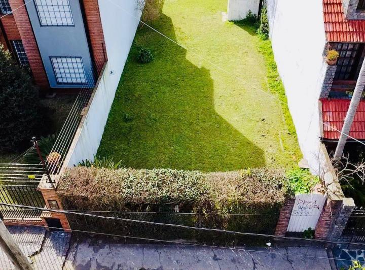 Terreno · 216m²