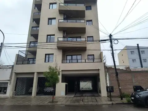 Venta departamento de un dormitorio con cochera