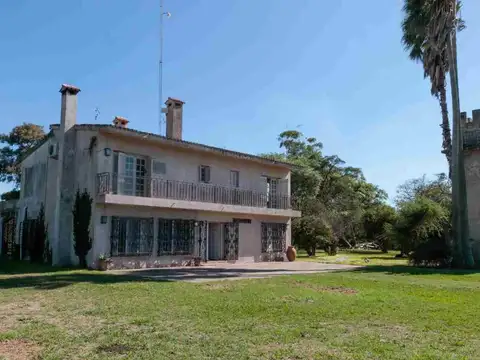 Espectacular casona con 1.3 hectáreas, nogoyá