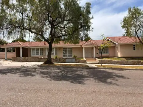 Casa en venta en dalvian 5 dormitorios